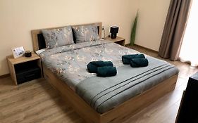 Luxury Apartment 1 Free Underground Secure Parking